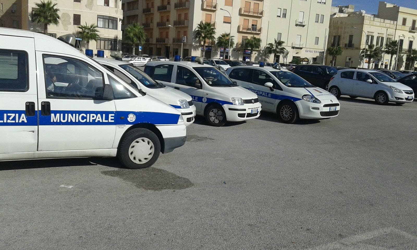 Trapani, lotta ai parcheggiatori abusivi