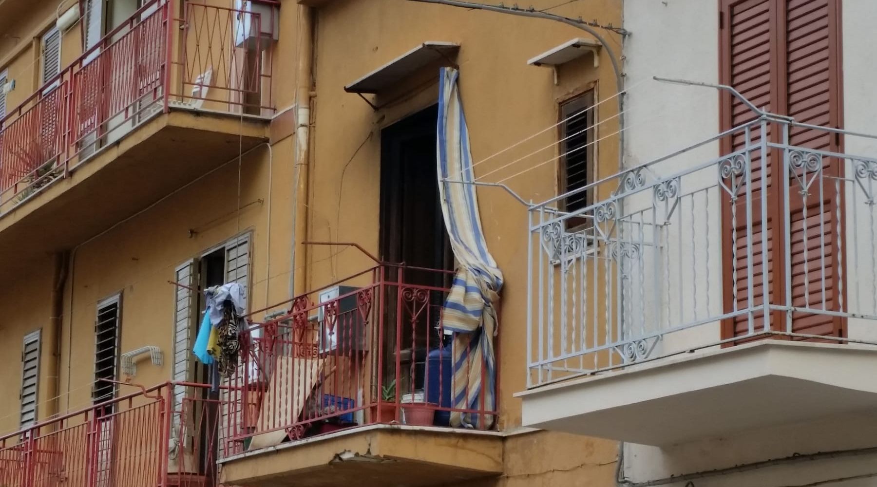 Castellammare del Golfo-Casa a fuoco, devastata dalle fiamme la cucina