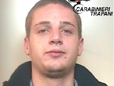 Alcamo-Droga, alcol e armi nella movida: un arresto e 3 denunce