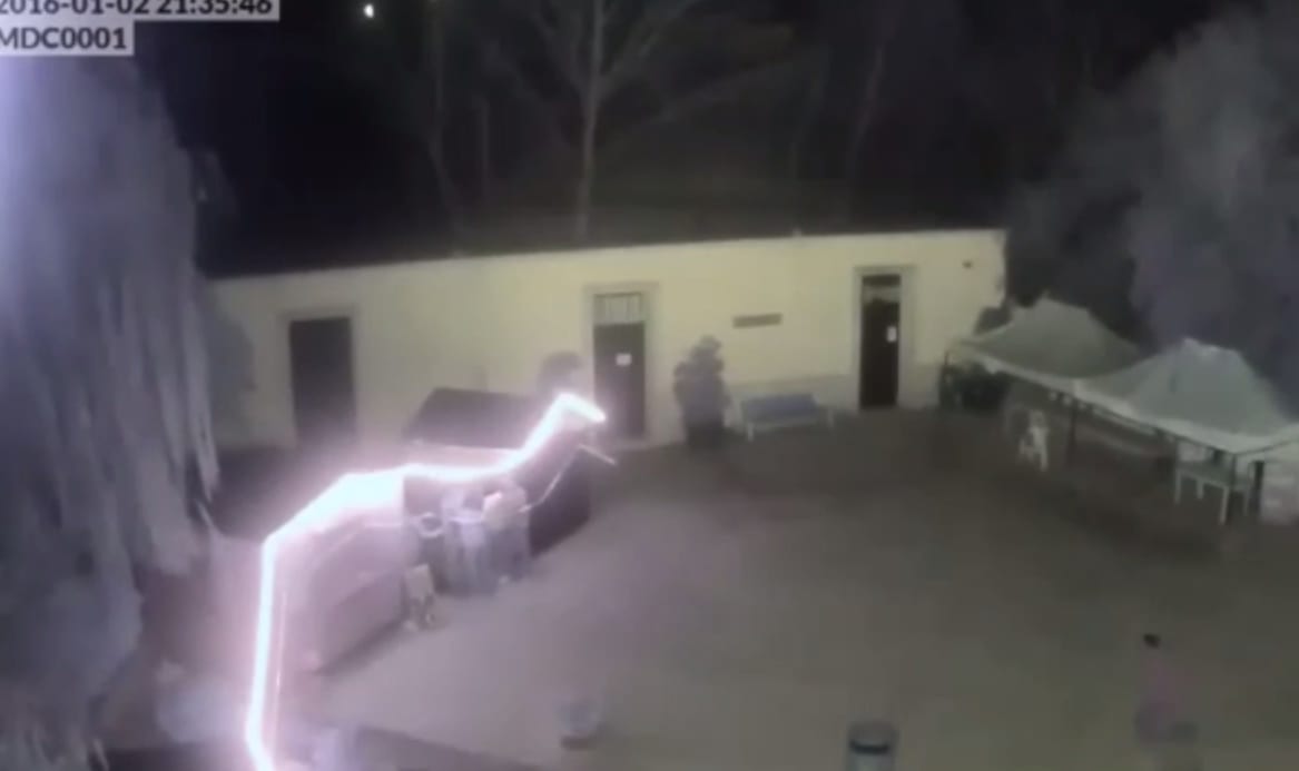 Alcamo-Notte brava al parco suburbano, raid vandalico e urla