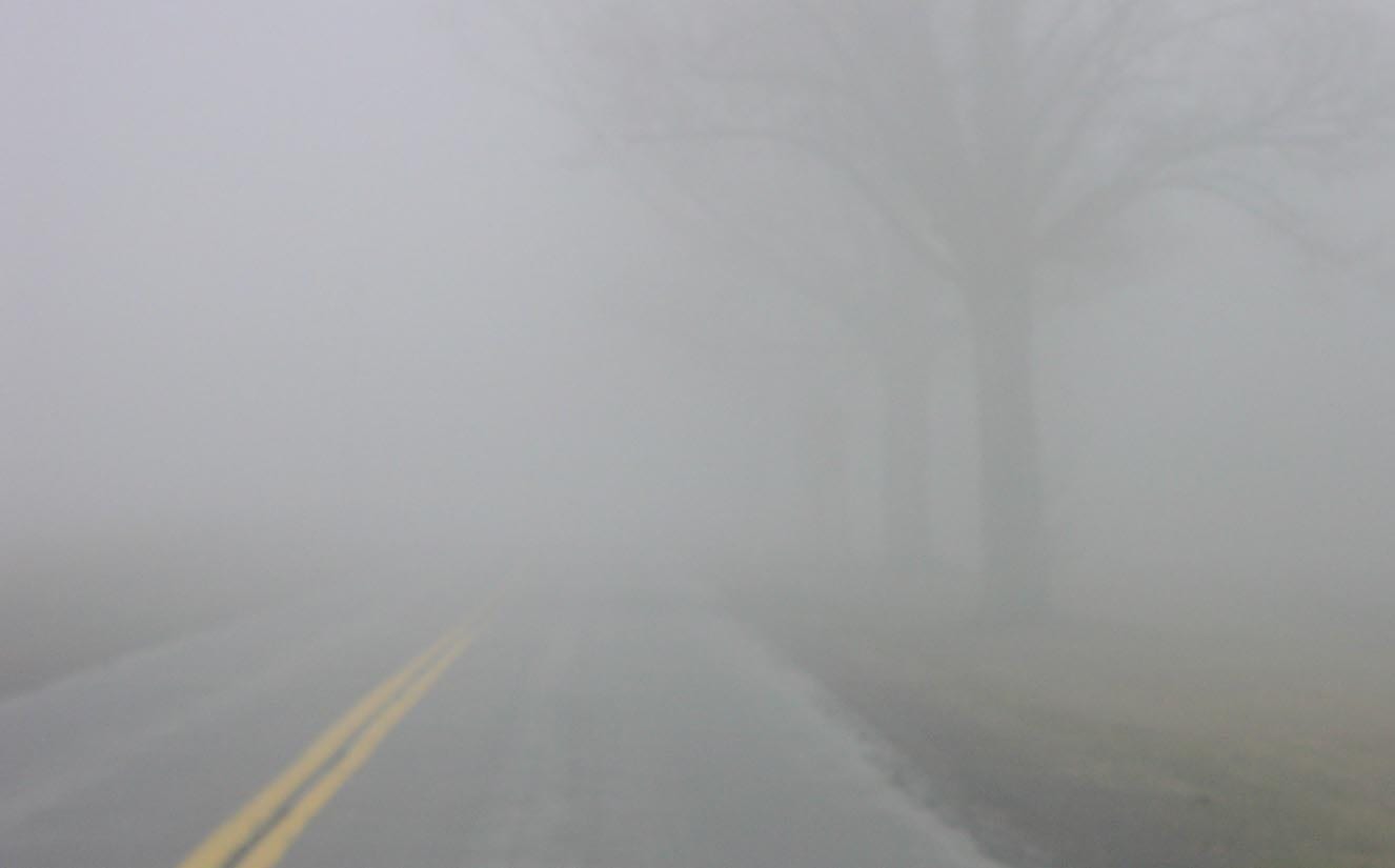 Alcamo-Nebbia la mattina, un fenomeno crea curiosità e disagi