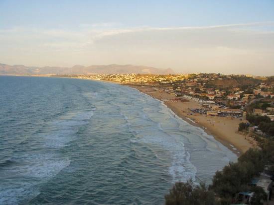 Castellammare del Golfo-Al Comune mezzi sequestrati alla mafia per pulire spiagge
