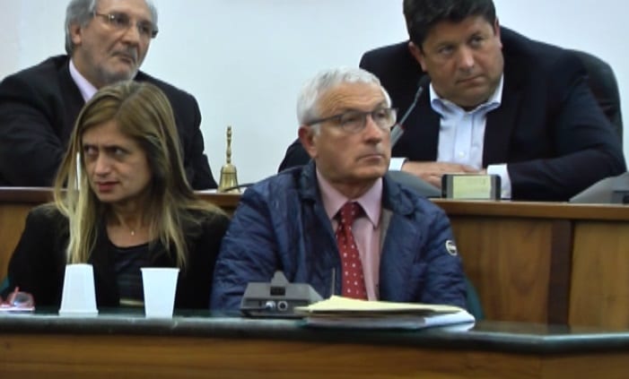 Castellammare del Golfo-Rientrano le dimissioni di massa del consiglio comunale