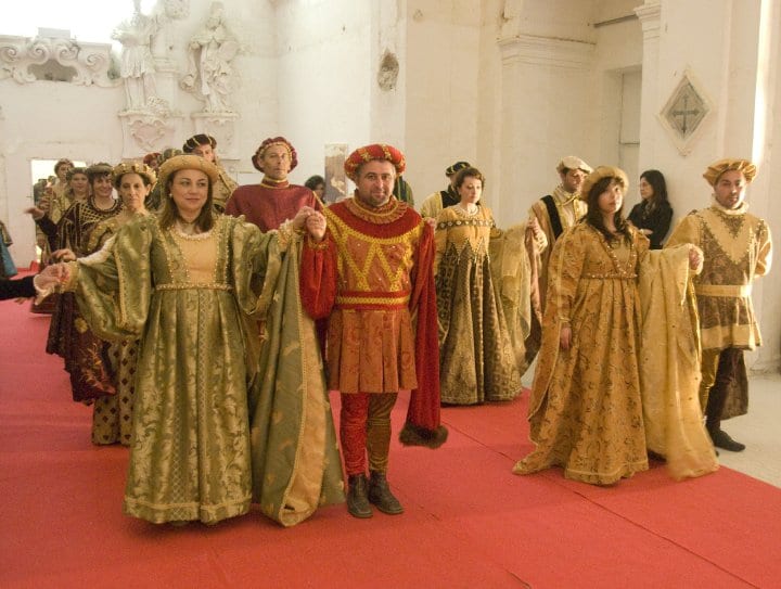 C/vetrano-Domani il celebre Corte Storico di Santa Rita