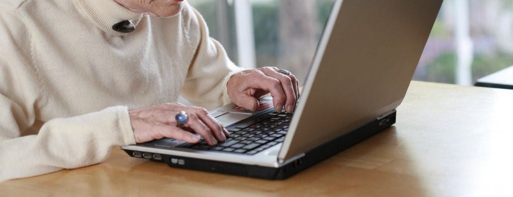 Alcamo- All'Allmayer corso gratuito di informatica per nonni
