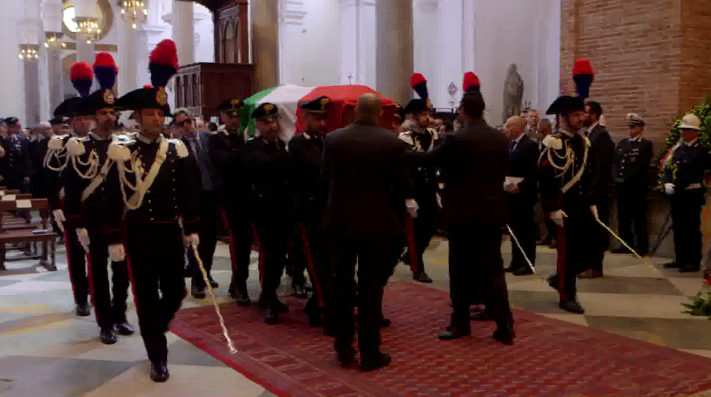 Marsala-In migliaia alle esequie, funerali di Stato per Silvio Mirarchi