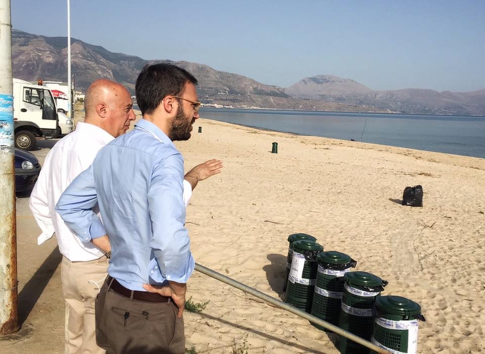 Alcamo-Pulizia spiagge, si parte con potenziamento nei week-end