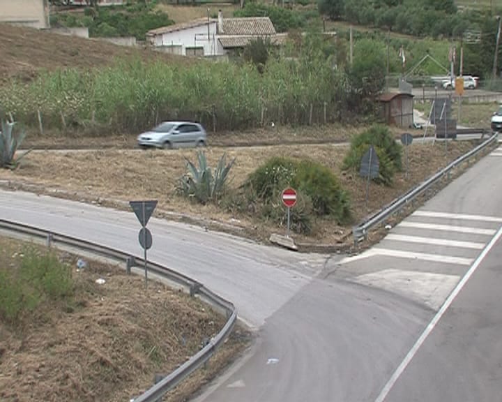 Alcamo-Al via il piano per rimuovere erbacce
