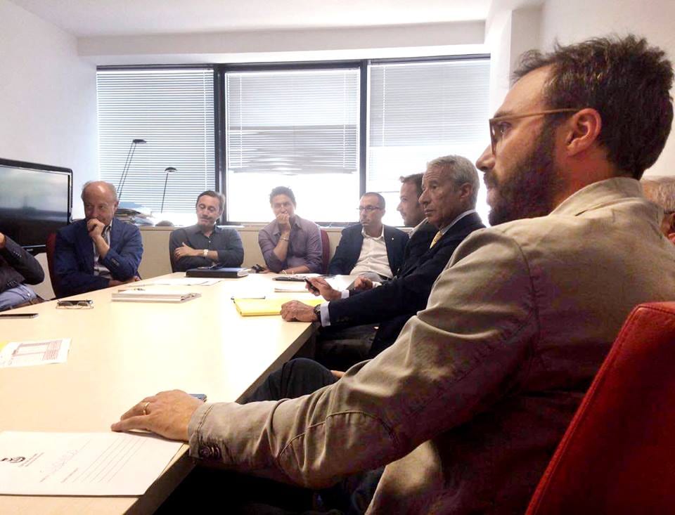 Sindaci del trapanese alla Regione per l'emergenza rifiuti, l'assessore non si presenta
