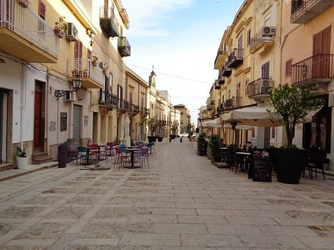 Castellammare del Golfo-Ztl, si cambia: torna il senso unico di via Marina Petrolo