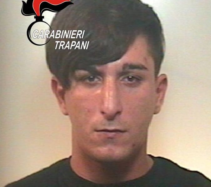 Alcamo-Picchia i carabinieri che lo avevano multato, giovane arrestato