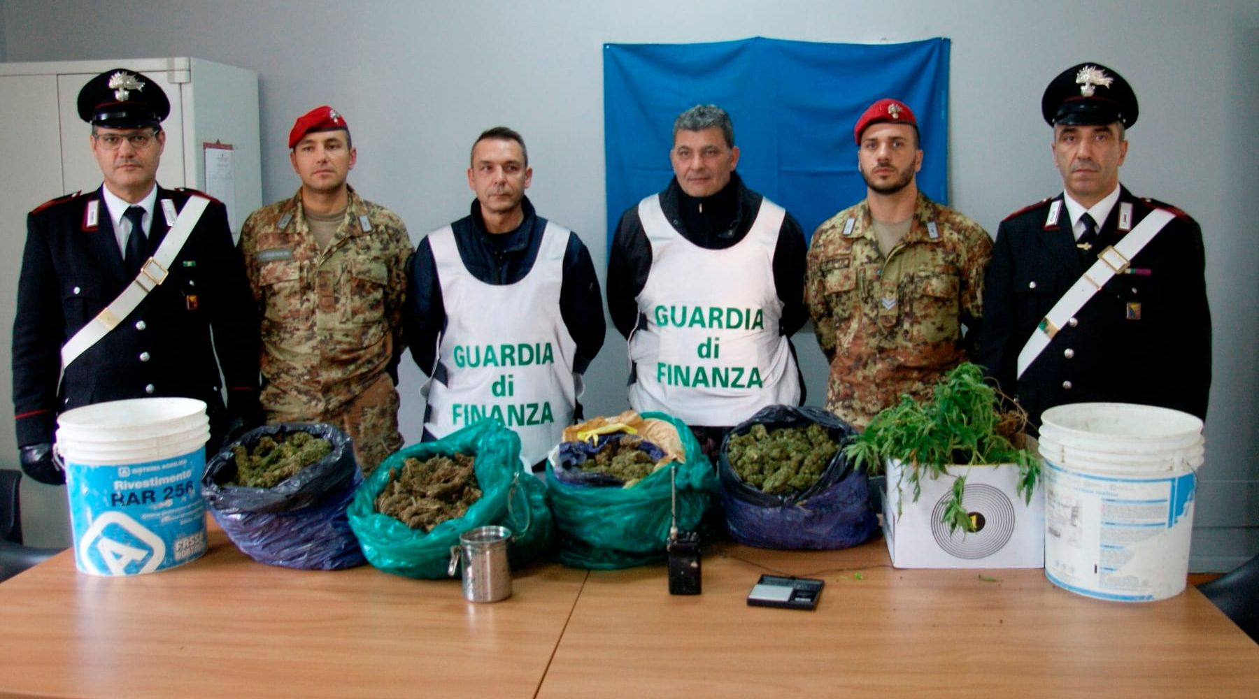 Partinico-Droga e radio per intercettare le forze dell'ordine, due arresti