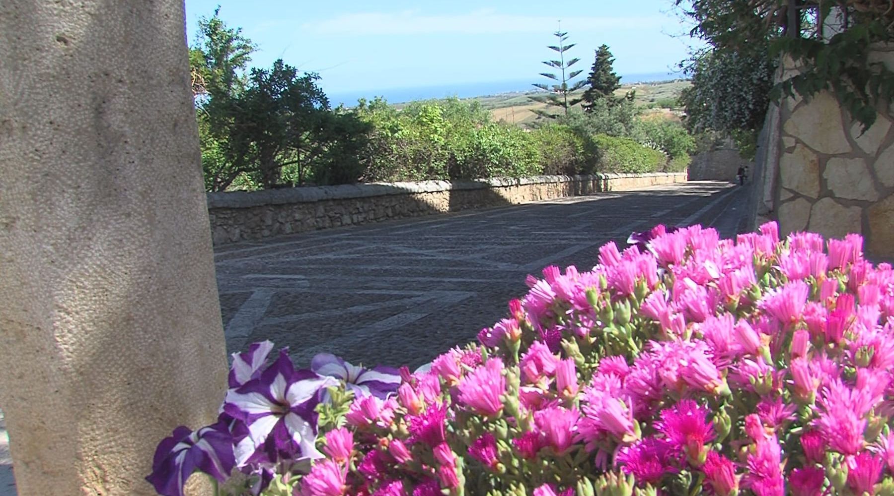 Alcamo-Iniziato il mese mariano, pellegrinaggi e riti religiosi nella chiesa del Santuario