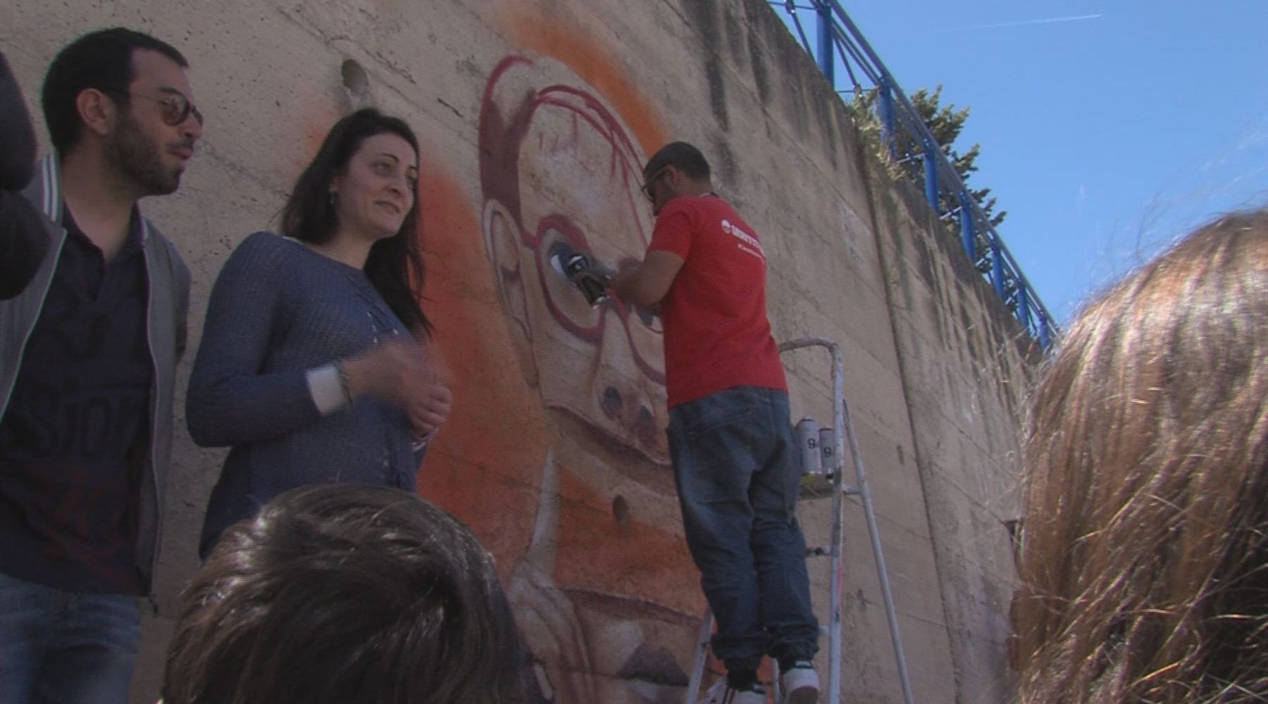 Alcamo-Murales della legalità, writers in via Pino Puglisi