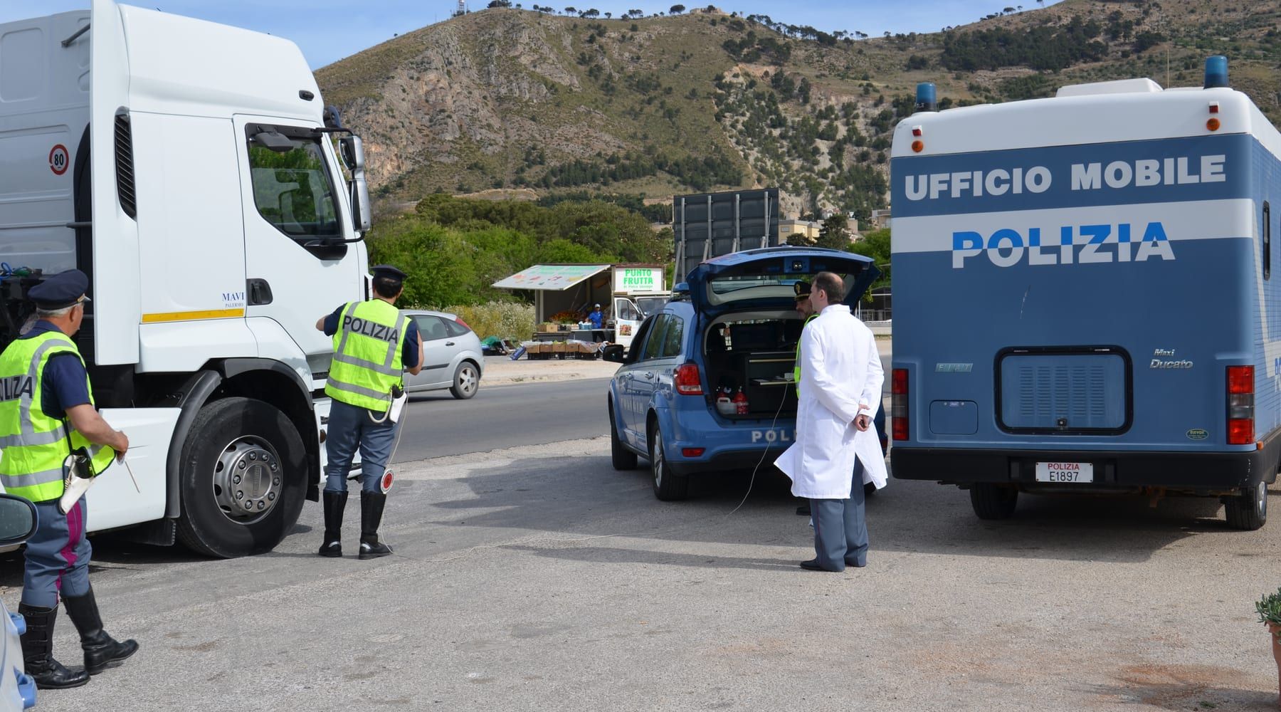 A/29-Polizia stradale di Alcamo e Trapani, controlli col "drogometro"