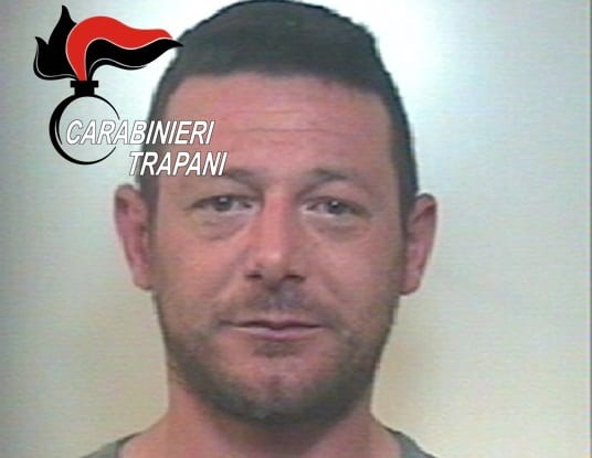Alcamo-Subbuglio in un bar, ubriaco minaccia clienti con bottiglia rotta