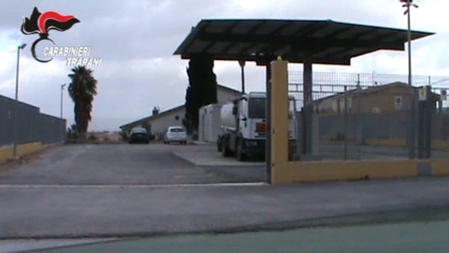 Castellammare del Golfo-Abuso edilizio impianto carburanti, le "barricate" degli indagati