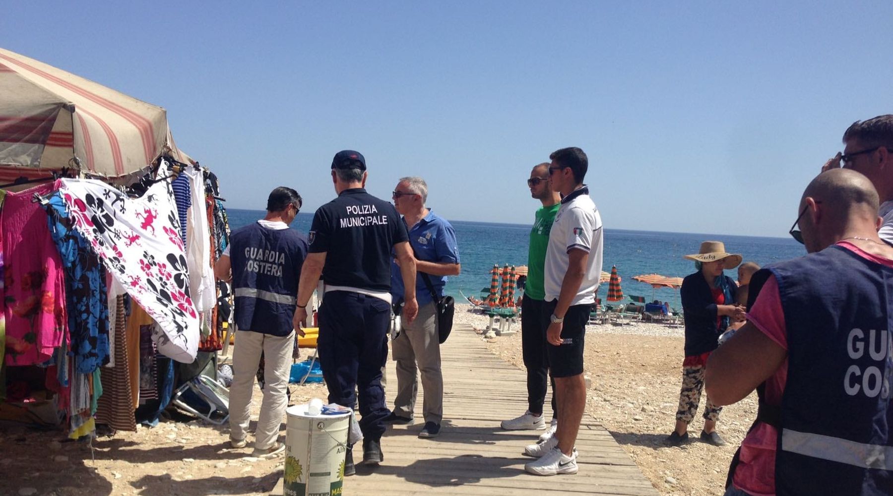 Castellammare del Golfo-Blitz antiabusivismo nelle spiagge, sequestri e una denuncia