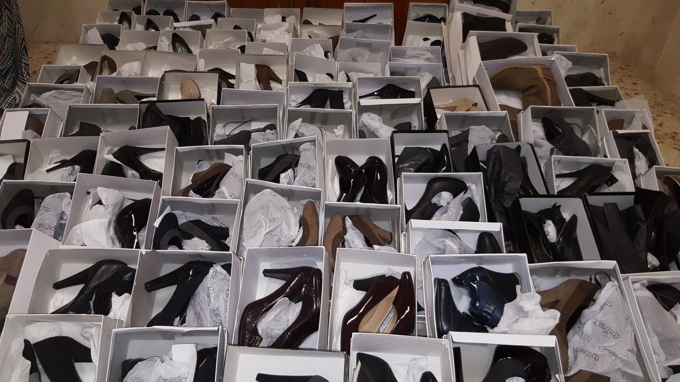 Castellammare del Golfo-Un anonimo benefattore dona ai bisognosi 200 paia di scarpe