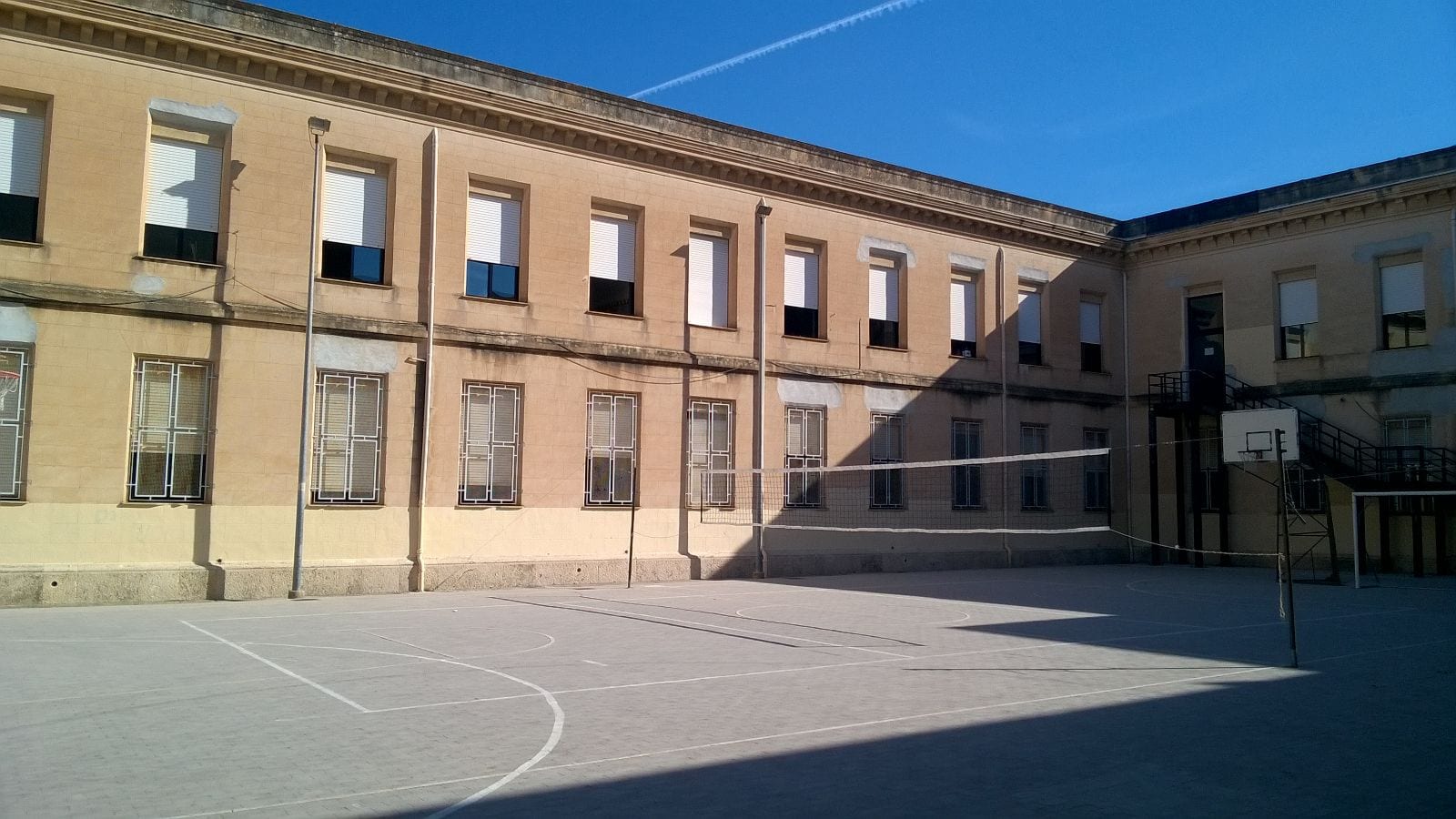 Alcamo: controsoffitti da rifare. Al liceo classico turni pomeridiani