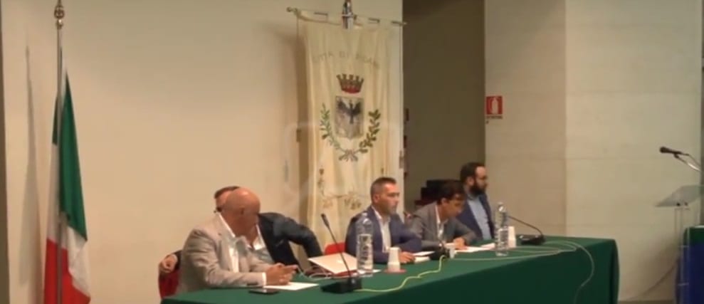 Alcamo-Acqua, consiglio aperto al “Marconi”: mezzo flop, città assente