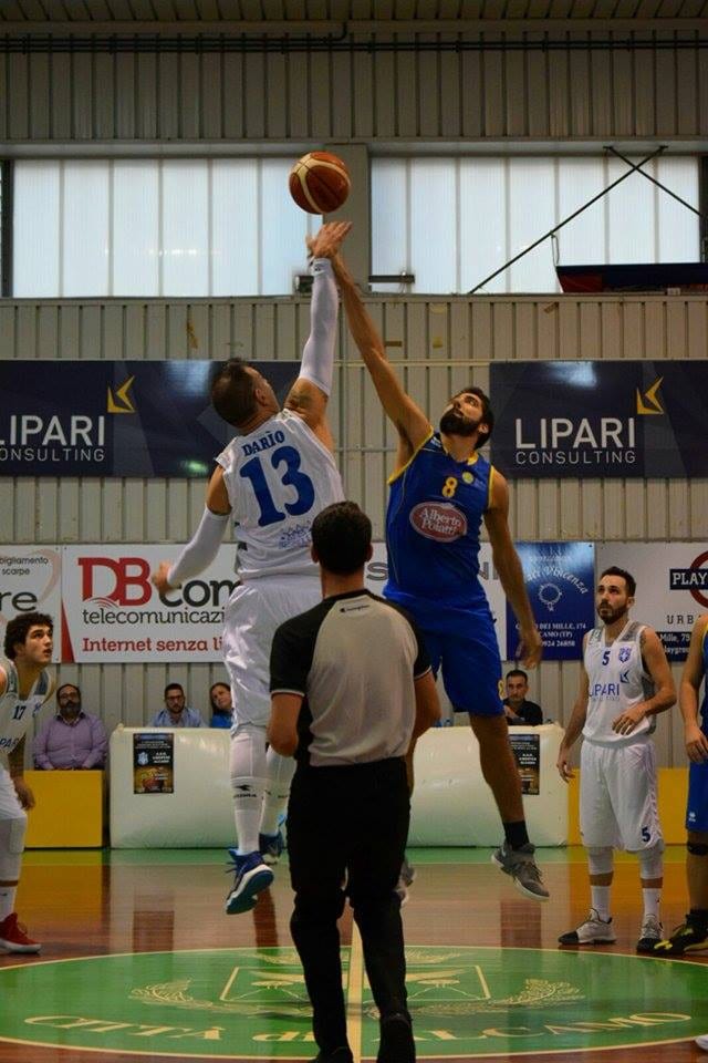 Pallacanestro/serie C - Dopo 22 vittorie, Libertas Alcamo battuta in casa dal Giarre