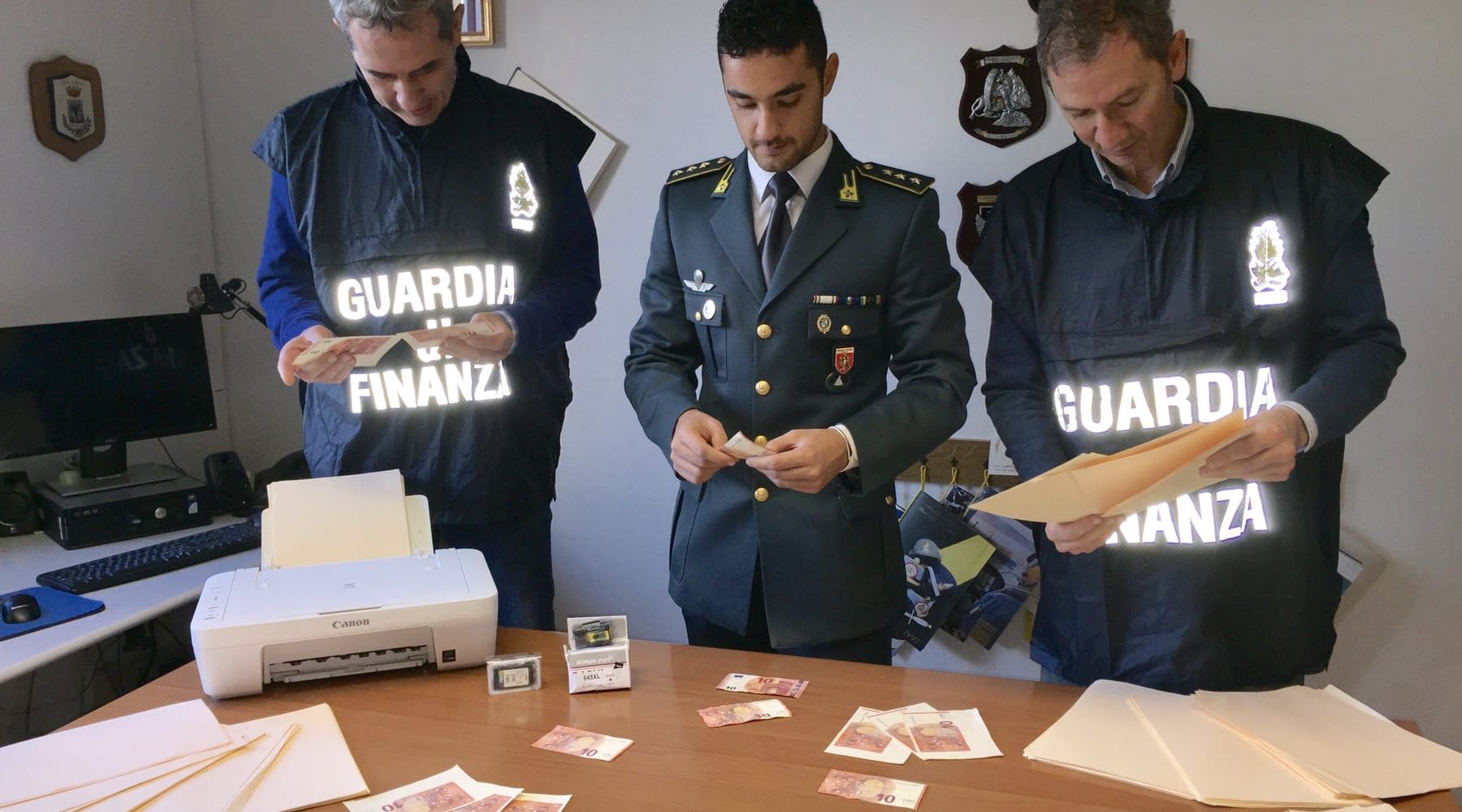 Alcamo-Stamperia abusiva di banconote false, denunciate due persone