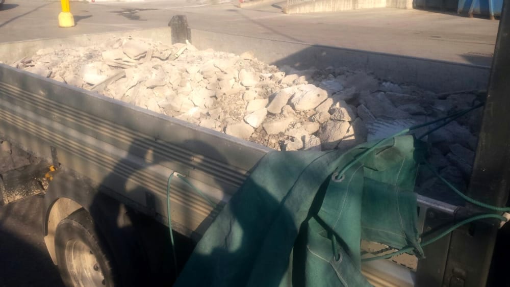 Alcamo-Abbandono rifiuti speciali: due autotrasportatori rinviati a giudizio