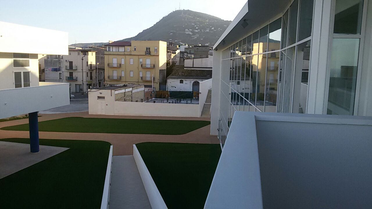 Bancarelle alla "Cittadella dei Giovani": "Costruita per ben altri scopi" dice Sucameli