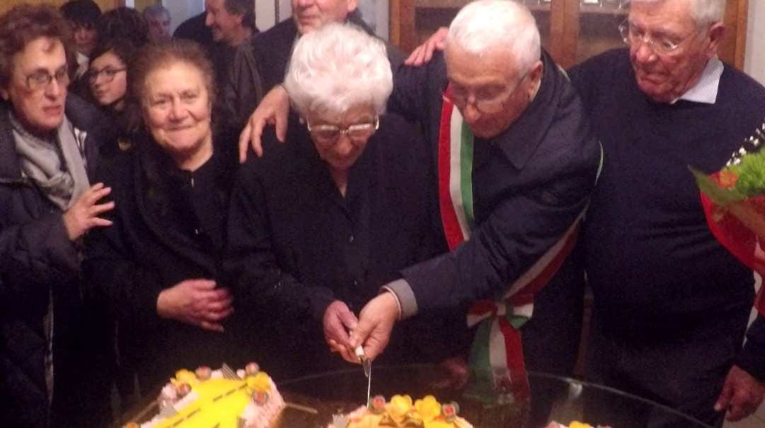Castellammare del Golfo-Festeggiata la donna più longeva: ha 104 anni