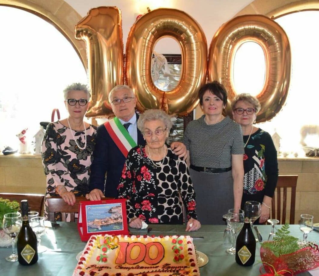 Castellammare del Golfo, festeggiata una nuova centenaria: anche la mamma aveva raggiunto il traguardo