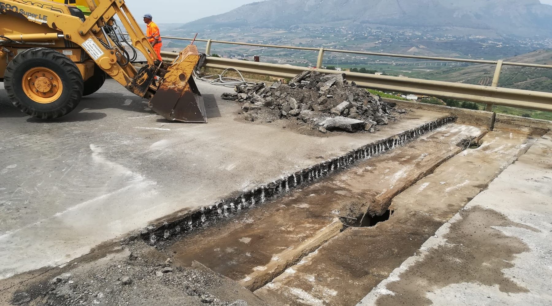 Alcamo, lavori sulla ex Ss.113: pericoli sul viadotto, interventi d'urgenza