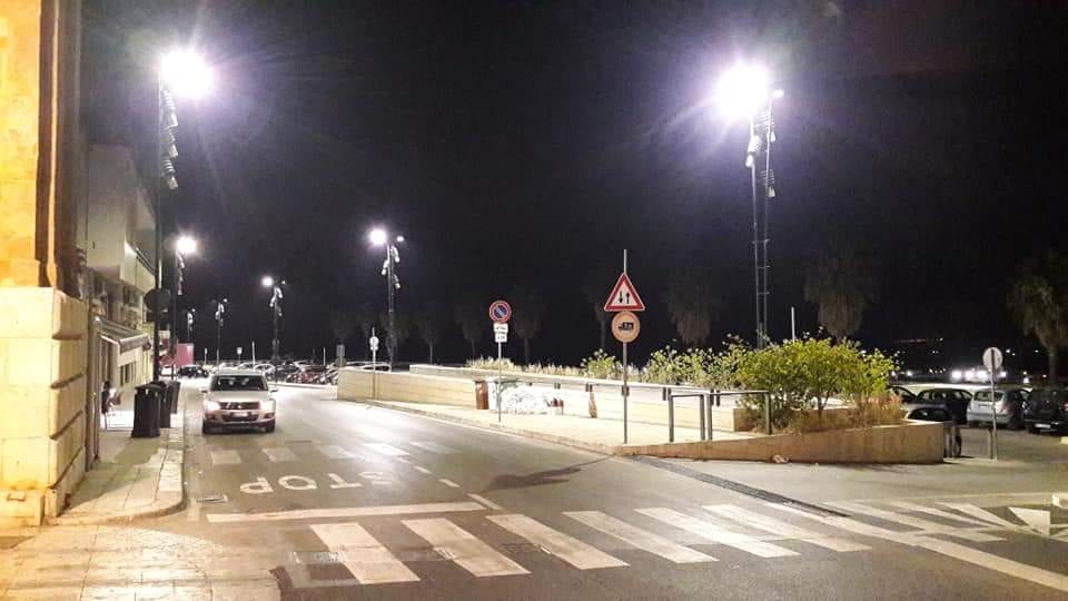 Alcamo, piazza Bagolino con nuova illuminazione: più luce la notte