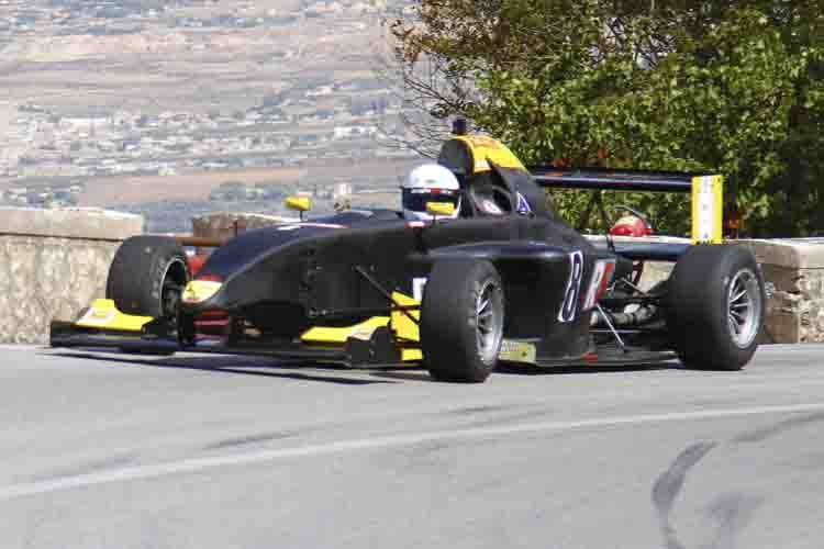 Autoslalom Monte Bonifato Domani verifiche tecniche, domenica la gara