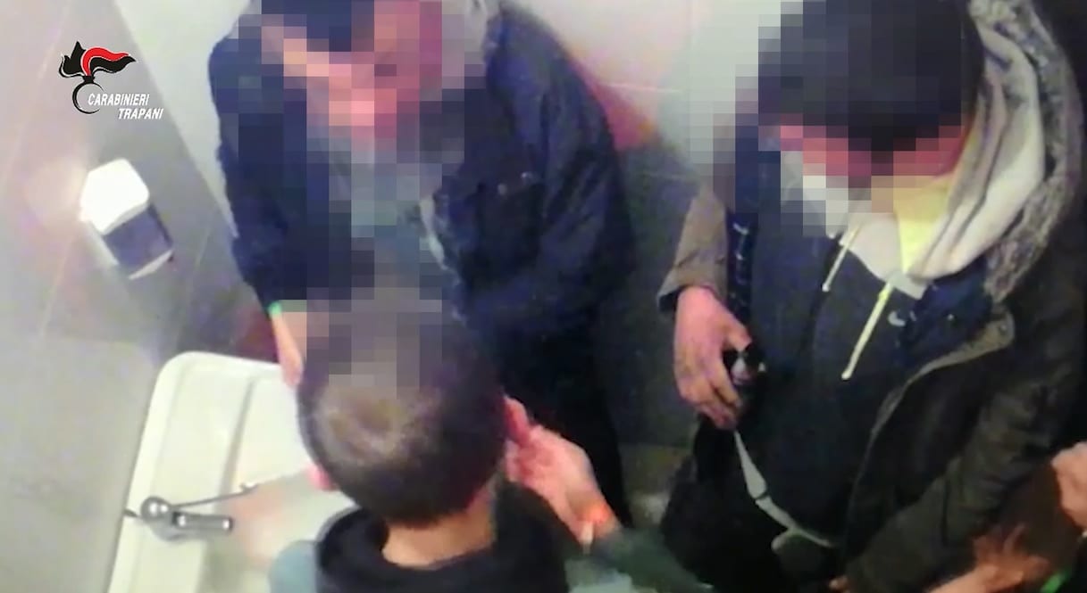 Buseto Palizzolo-Party a base di droga, sgominata organizzazione: tre arresti (VIDEO)
