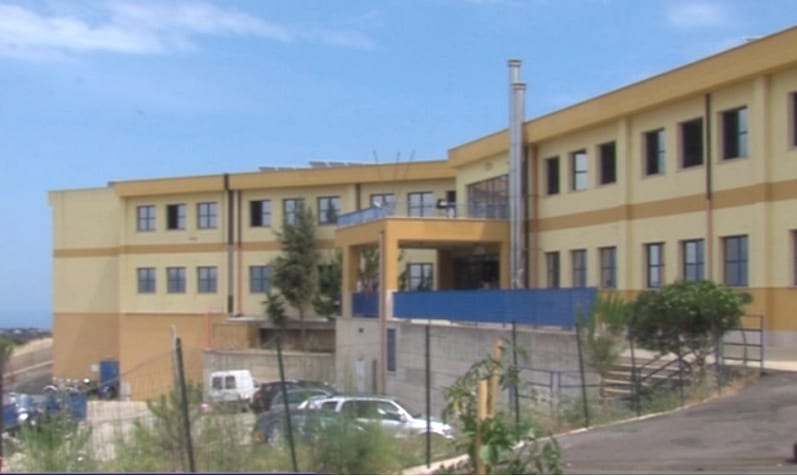 Alcamo, "Mattarella-Dolci" Una classe con 35 alunni, scatta la protesta