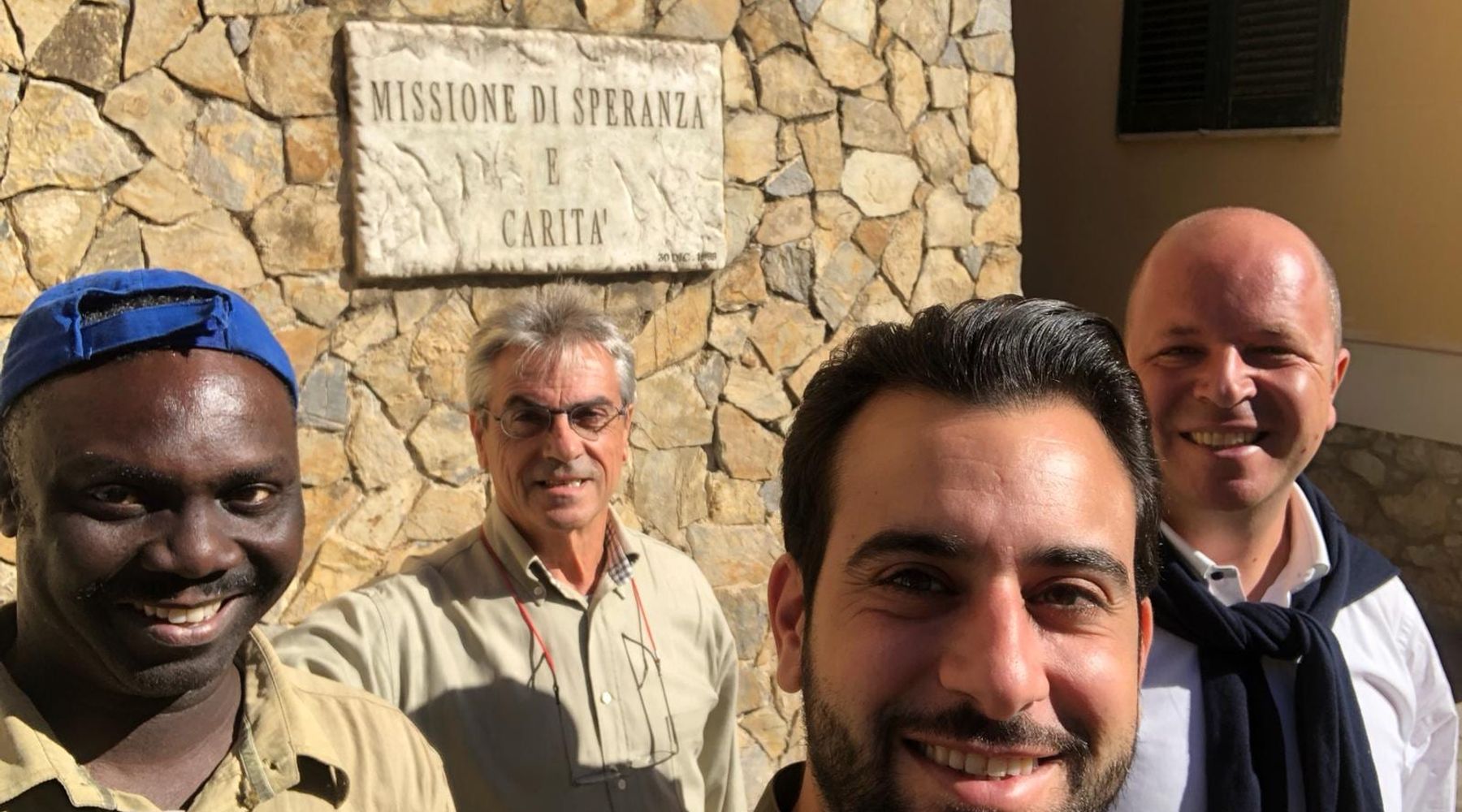 Alcamo, Rotaract club dona generi alimentari al centro di Biagio Conte
