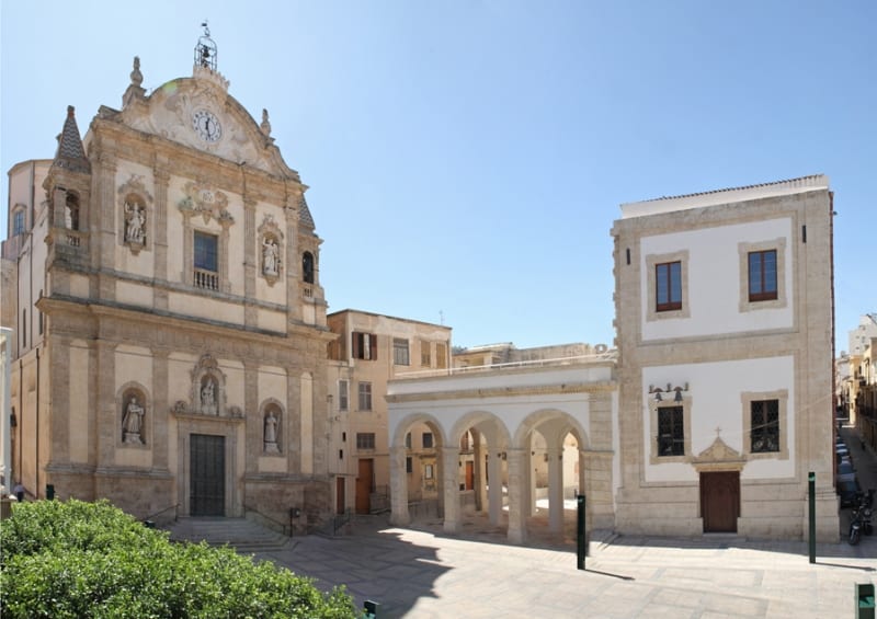 Alcamo. Chiesa del Collegio, allarme per le opere d’arte