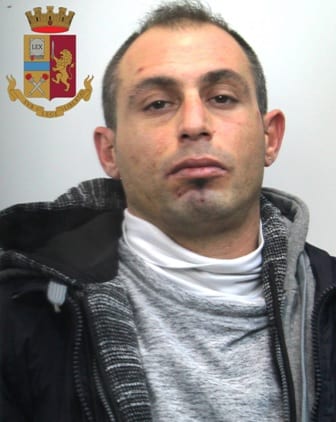 Castellammare del Golfo, con 2 chili di droga in auto: un arresto e una denuncia
