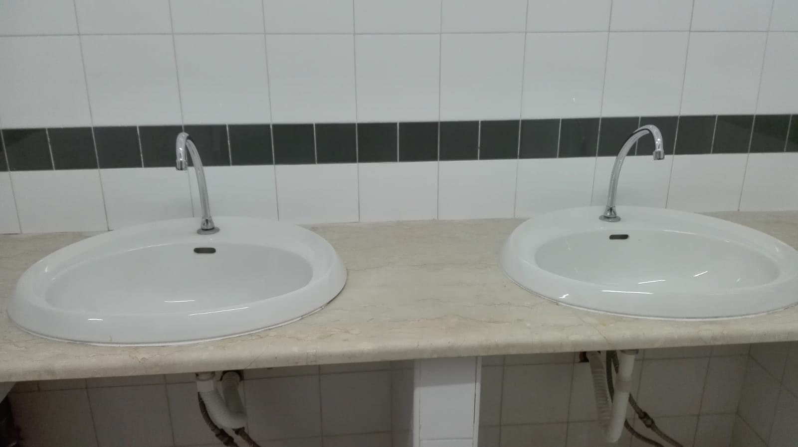 Castellammare del Golfo, villa "Margherita" vandalizzata: bagni tornano in funzione