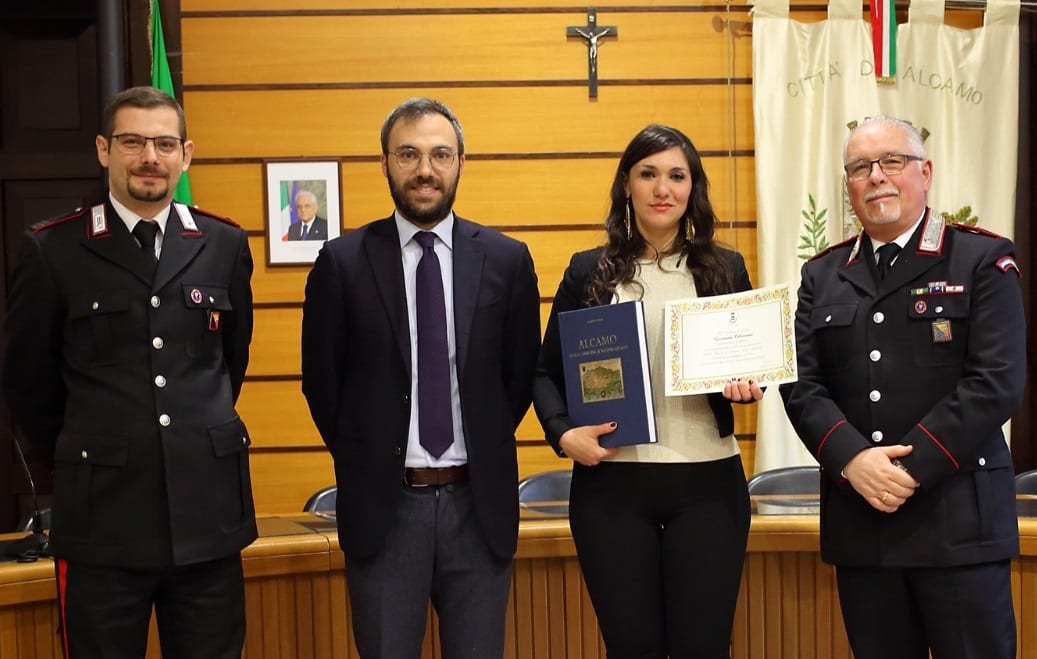 Alcamo, carabiniere-eroina concittadina premiata dal Comune per aver salvato 51 alunni