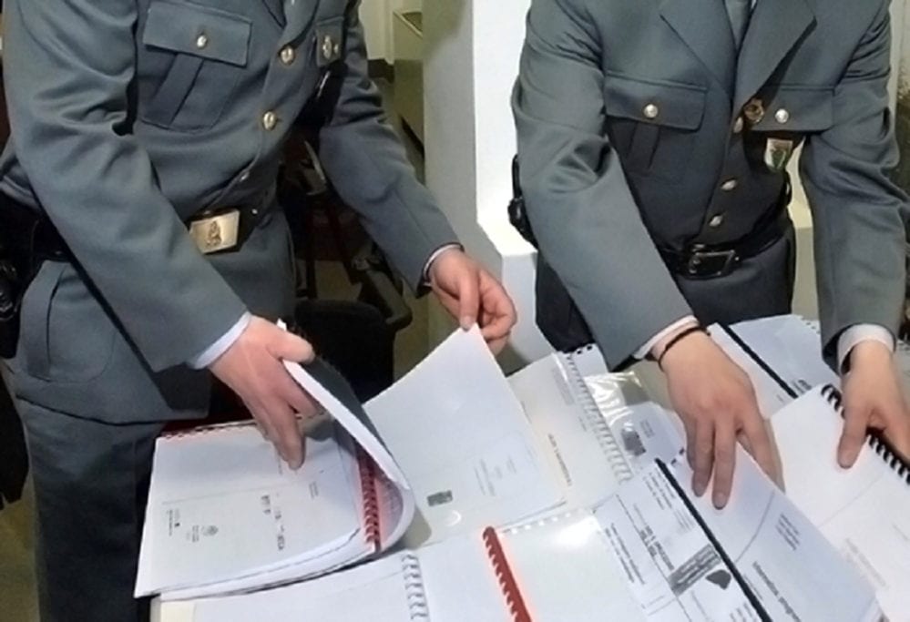 Castelvetrano, minacce ai dipendenti e fatture false per 4 milioni. Arrestato imprenditore