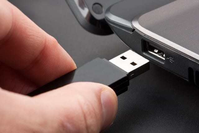 Trapani. Fece esplodere pen drive, arrestato ingegnere