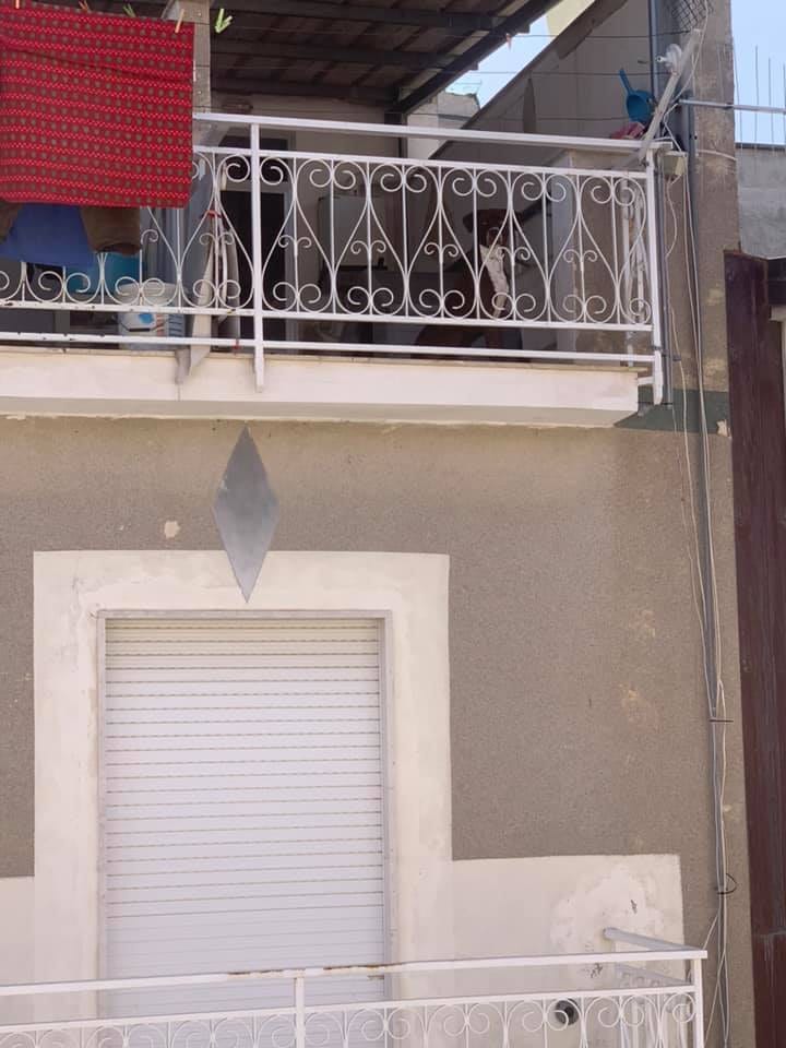 Alcamo. Cane abbandonato in un terrazzo