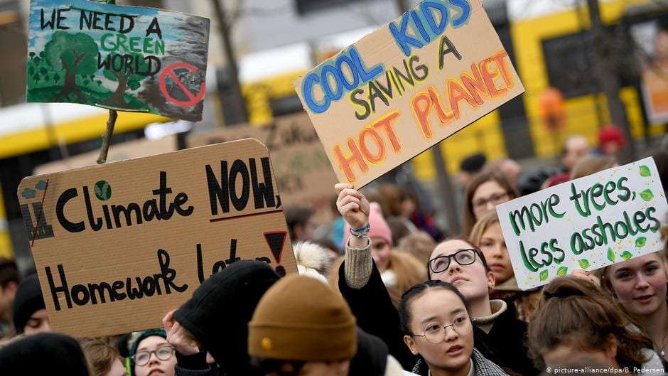 “Friday for future”, domattina flash-mob contro le banche