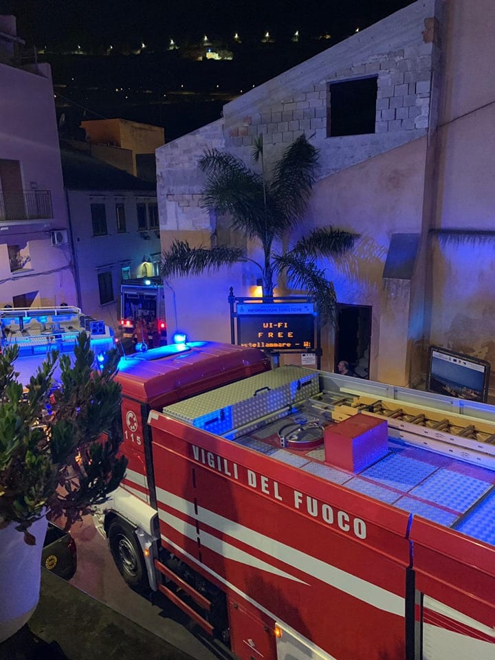 Castellammare, salvato anziano di 91 anni. Dormiva mentre la casa andava a fuoco