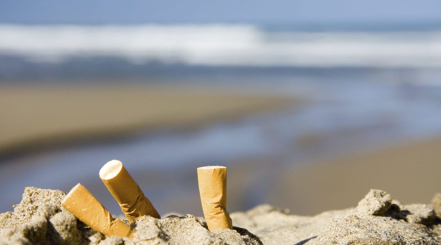 Castellammare del Golfo, no a gomme da masticare, scontrini e “bionde” sotto l’ombrellone