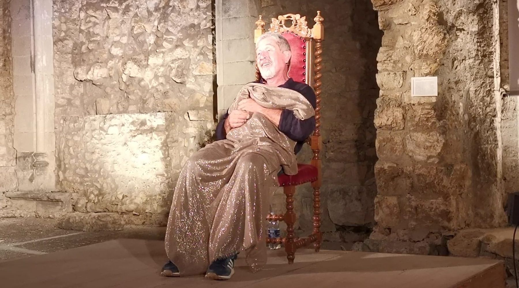 Performance da applausi, Ganci racconta San Pietro. Un monologo fra introspezione e ironia