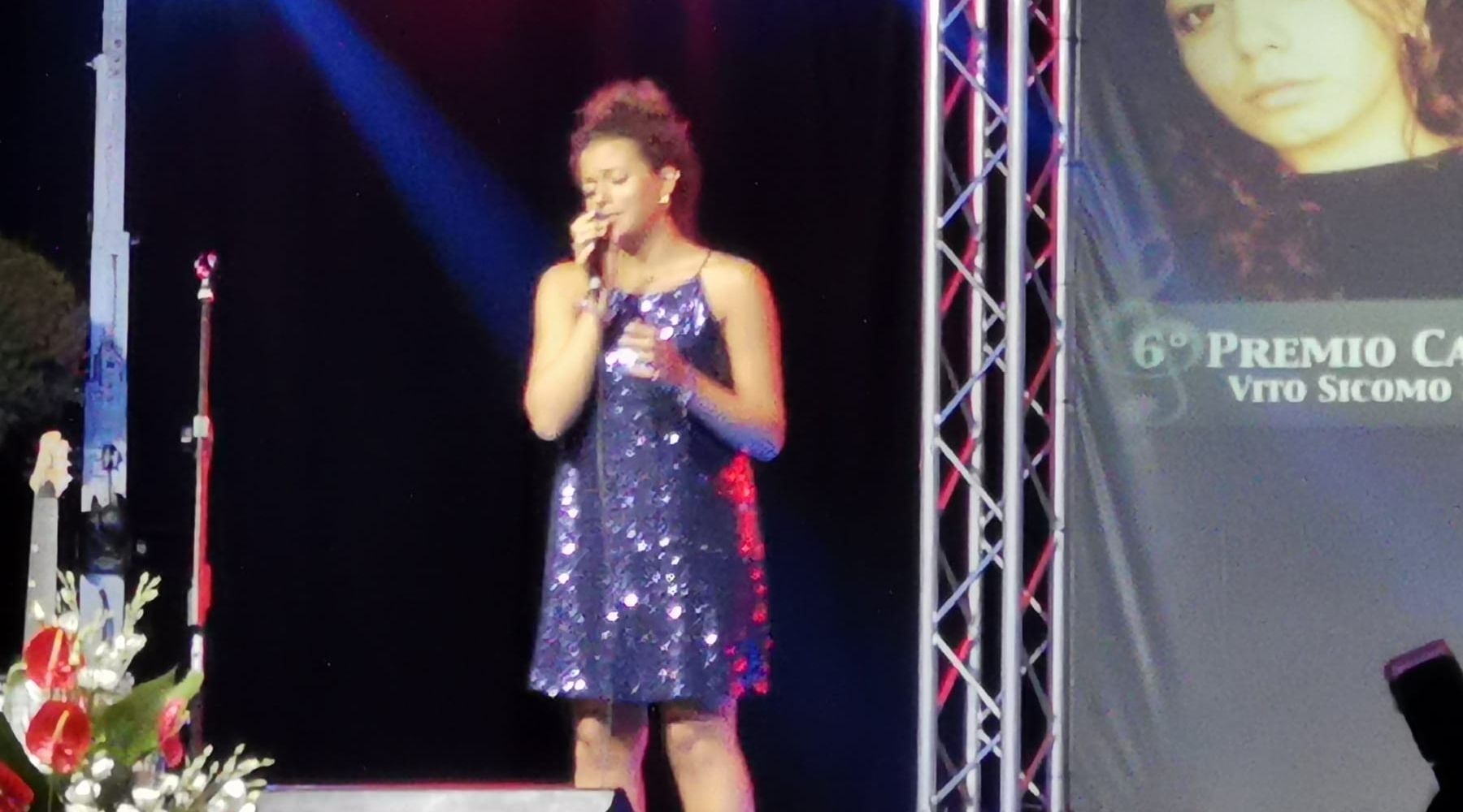 Sara Vivona, metà alcamese, vola al Festival Show grazie al secondo posto al premio canoro "Vito Sicomo"
