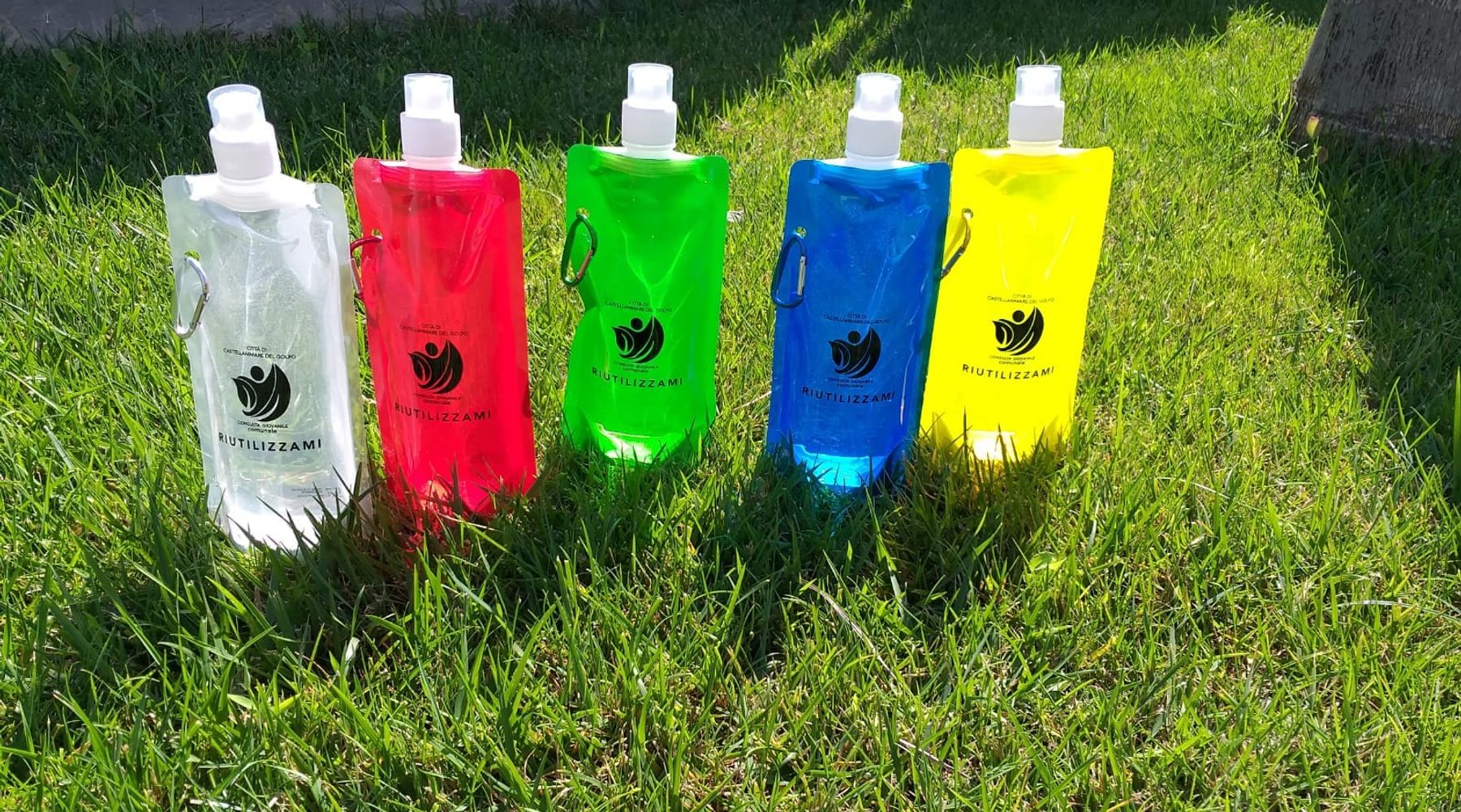 Castellammare. Borraccia colorata per plastica gettata